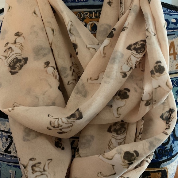 Pug Infinity Scarf - Picture 2 of 3